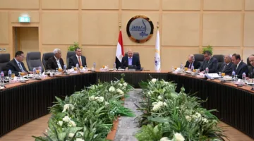 وزير النقل: الهدف الوصول إلى 24.5 مليار جنيه من الإيرادات لـ “القابضة للنقل” في 2025/2026.