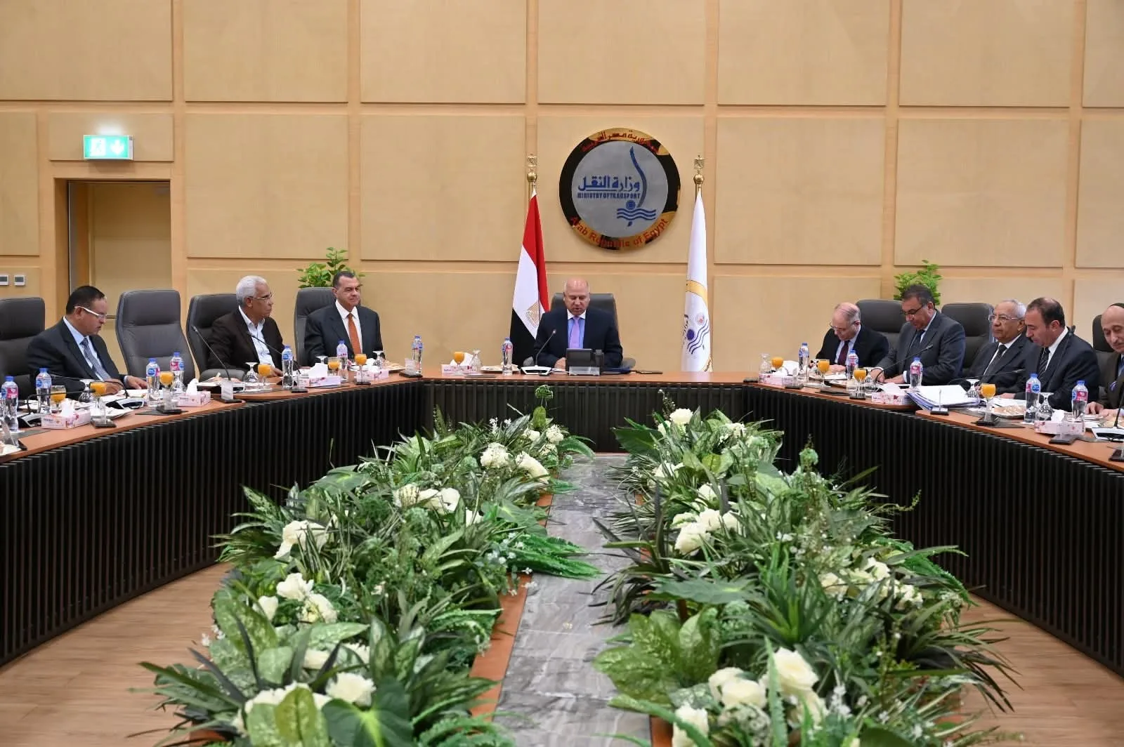 وزير النقل: الهدف الوصول إلى 24.5 مليار جنيه من الإيرادات لـ “القابضة للنقل” في 2025/2026. وزير النقل: الهدف الوصول إلى 24.5 مليار جنيه من الإيرادات لـ “القابضة للنقل” في 2025/2026.