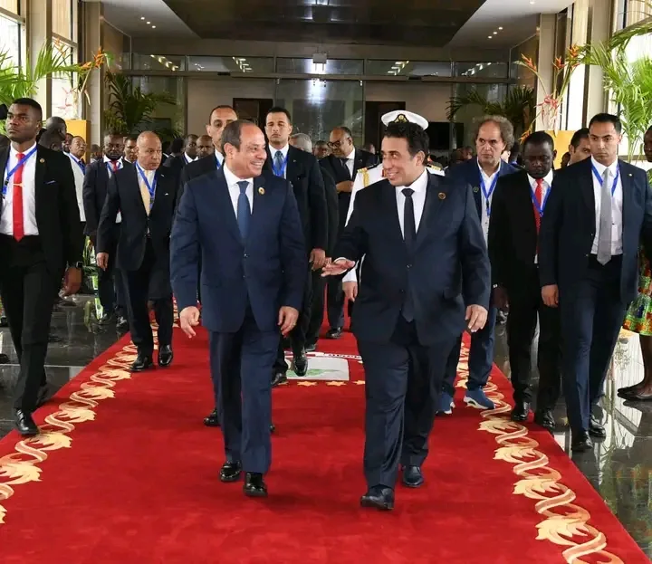 الرئيس السيسي يجتمع مع مجموعة من القادة الأفارقة لاستكشاف آفاق توطيد التعاون بين الدول الأفريقية.