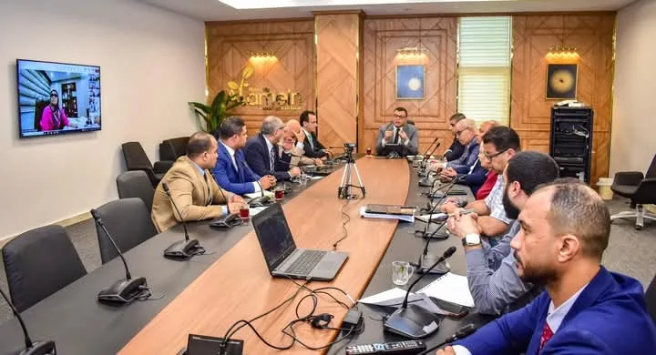 وزير الإسكان يقود اجتماع اللجنة التنسيقية العليا لمتابعة قضايا العمل في جميع المدن وزير الإسكان يقود اجتماع اللجنة التنسيقية العليا لمتابعة قضايا العمل في جميع المدن
