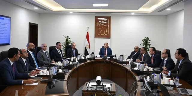 رئيس الوزراء يشرف على تنفيذ توصيات اللجنة الاستشارية لتعزيز التنمية العمرانية وتصدير العقارات رئيس الوزراء يشرف على تنفيذ توصيات اللجنة الاستشارية لتعزيز التنمية العمرانية وتصدير العقارات