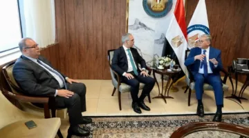 وزير البترول يناقش مع “شلمبرجير” سبل التعاون في مجالات الاستكشاف والإنتاج وتعزيز استخدام الذكاء الاصطناعي في الصناعة.
