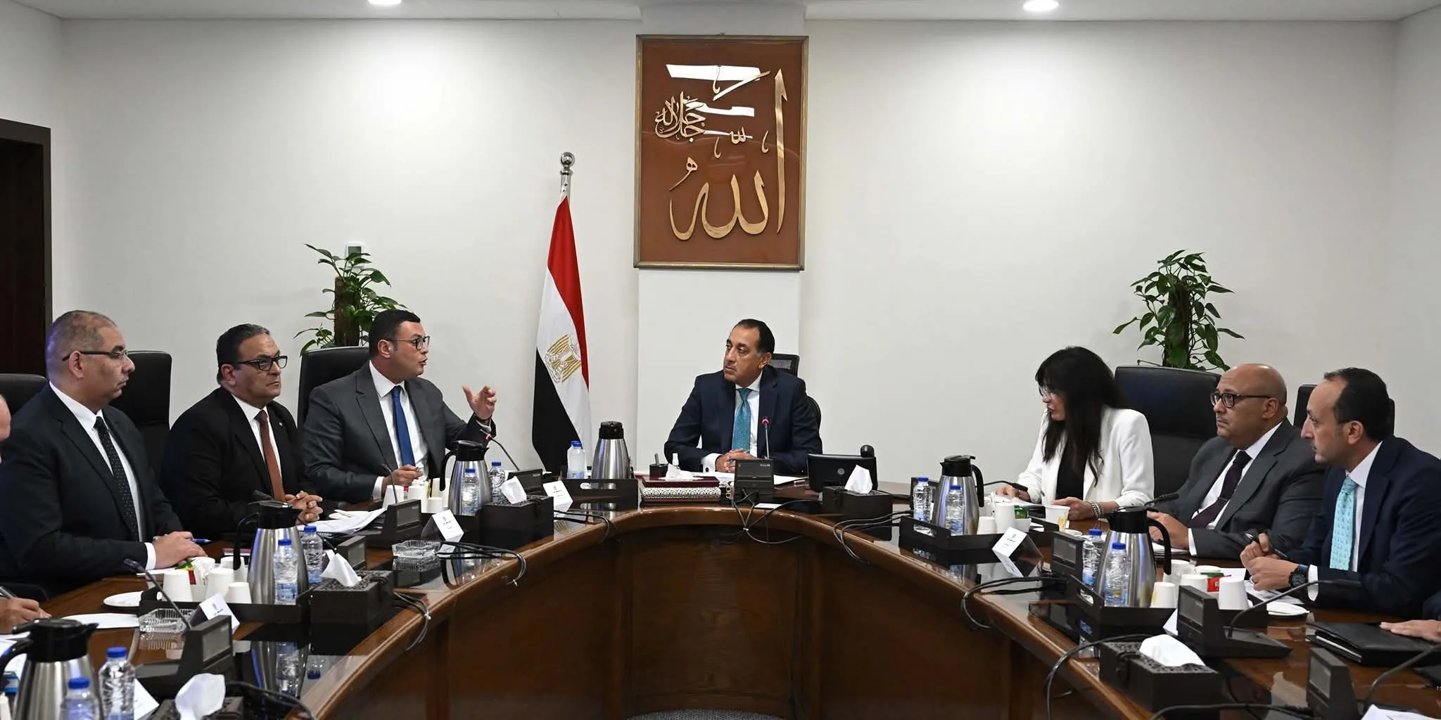 “مدبولي” يرصد تقدم تسليم الوحدات السكنية للموظفين المنقولين إلى العاصمة الإدارية “مدبولي” يرصد تقدم تسليم الوحدات السكنية للموظفين المنقولين إلى العاصمة الإدارية