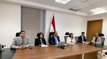 نائب وزير الخارجية يلتقي بـ “الهيئة الوطنية للانتخابات” تحضيرًا لانتخابات الشيوخ في الخارج
