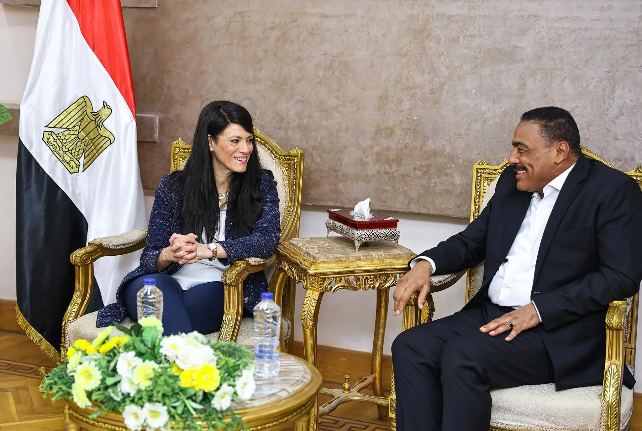 وزيرة التخطيط تستعرض مشروعات التنمية في مطروح باستثمارات عامة تصل إلى 45.6 مليار جنيه ضمن خطة 2025/2026 وزيرة التخطيط تستعرض مشروعات التنمية في مطروح باستثمارات عامة تصل إلى 45.6 مليار جنيه ضمن خطة 2025/2026