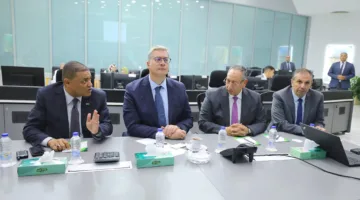 وزير البترول يراقب من مركز التحكم عملية ضخ الغاز لمحطات الكهرباء والصناعات لضمان استمرارية الإمدادات خلال فصل الصيف.