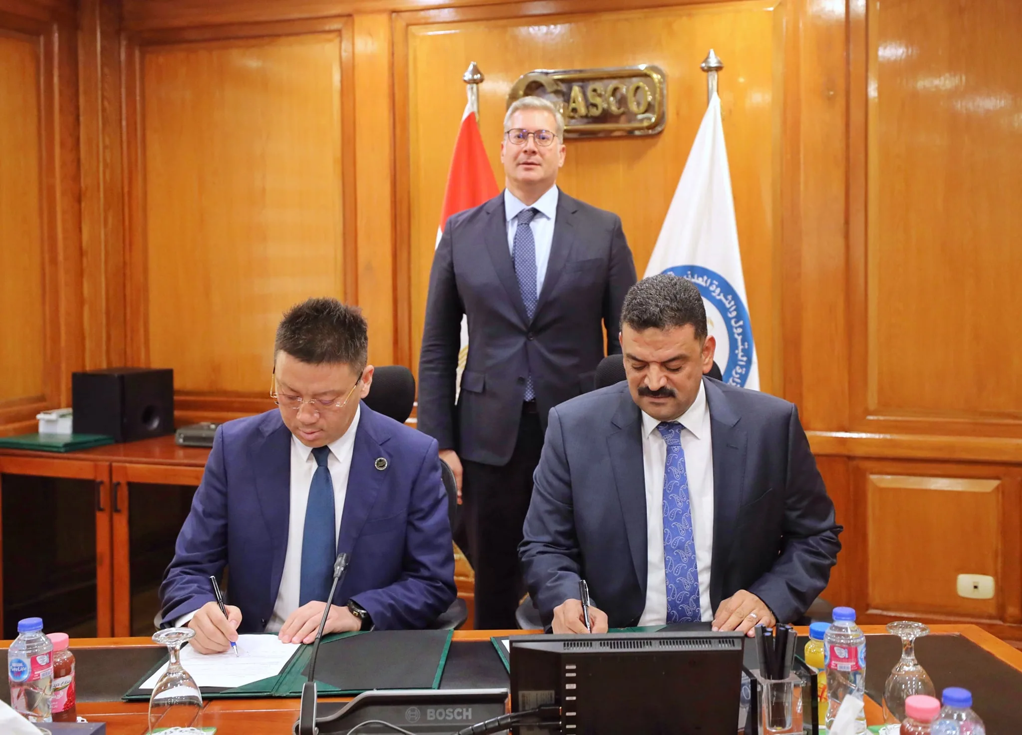 توقيع اتفاقية تعاون بين هيئة الثروة المعدنية والصناعات التعدينية وشركة آسيا بوتاش الصينية لتعزيز جهود استكشاف الفوسفات توقيع اتفاقية تعاون بين هيئة الثروة المعدنية والصناعات التعدينية وشركة آسيا بوتاش الصينية لتعزيز جهود استكشاف الفوسفات