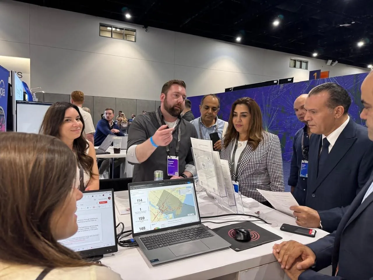 وزيرة التنمية المحلية تستعرض في كاليفورنيا تطوير تطبيقات ذكية بالتعاون مع Esri لرصد المشروعات.