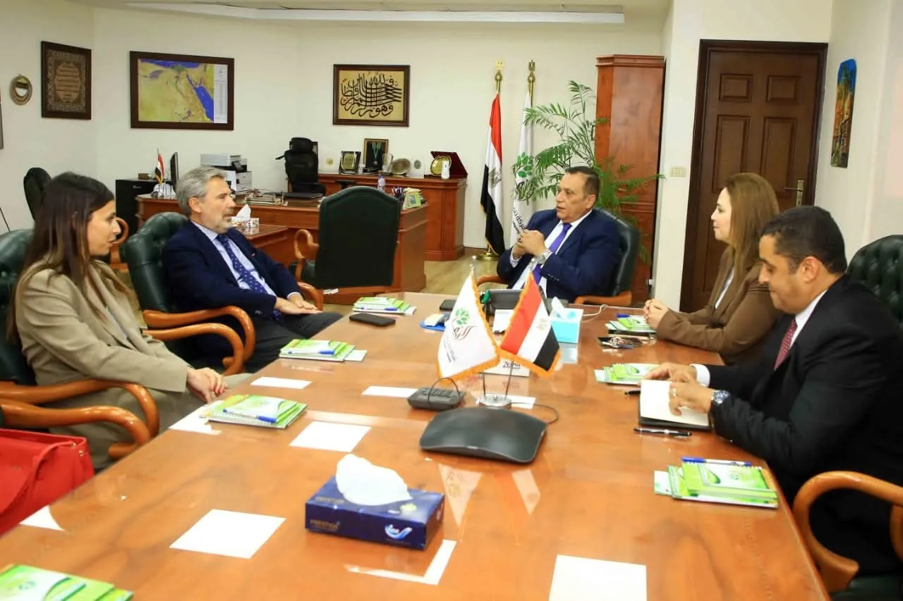 رئيس مشروع ‘الريف المصري الجديد’ يناقش مع السفير الإيطالي تعزيز التعاون في مجالات الزراعة والطاقة المتجددة رئيس مشروع ‘الريف المصري الجديد’ يناقش مع السفير الإيطالي تعزيز التعاون في مجالات الزراعة والطاقة المتجددة