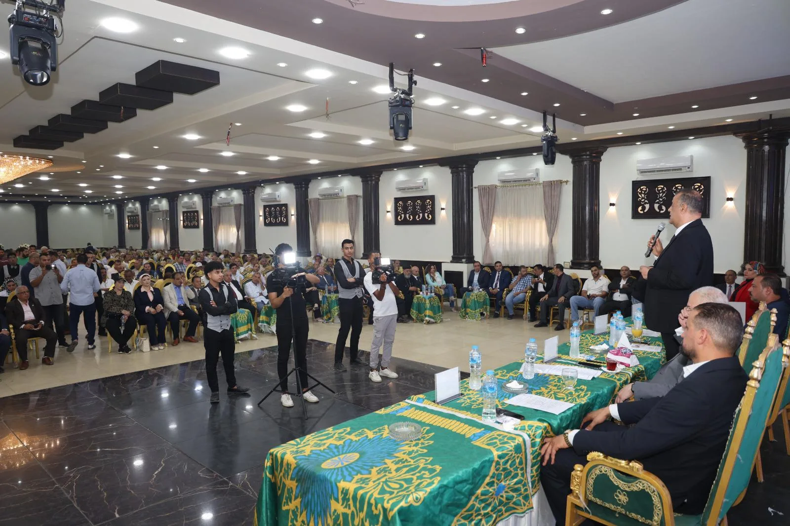 حزب الجبهة الوطنية ينظم مؤتمرًا كبيرًا في كفر شكر لتأييد مرشحه في انتخابات الشيوخ 2055 حزب الجبهة الوطنية ينظم مؤتمرًا كبيرًا في كفر شكر لتأييد مرشحه في انتخابات الشيوخ 2055