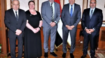 وزير الطيران يلتقي نائب رئيس “الإياتا” لمناقشة تعزيز الشراكة في قطاع النقل الجوي