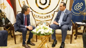 رئيس الرعاية الصحية يناقش مع نائب رئيس شركة Abbott العالمية سبل التعاون المشترك