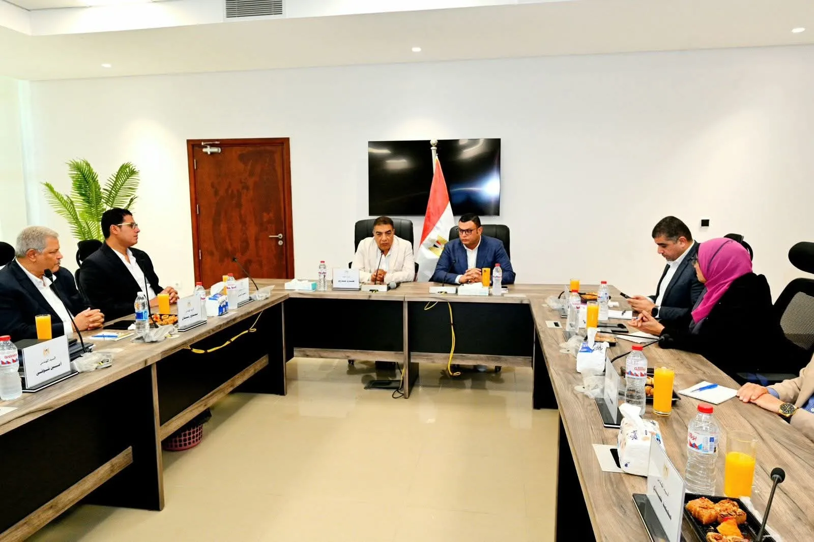 وزير الإسكان ومحافظ الدقهلية يراقبان تقدم مشاريع المنصورة الجديدة وزير الإسكان ومحافظ الدقهلية يراقبان تقدم مشاريع المنصورة الجديدة