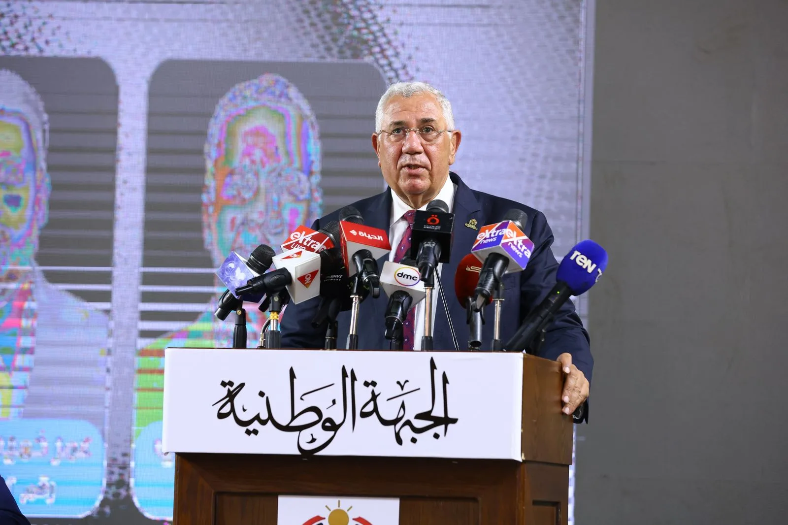 القصير من الإسكندرية: نحن جميعًا ندعم القيادة السياسية، ومصر تأتي في المقدمة فوق كل اعتبار القصير من الإسكندرية: نحن جميعًا ندعم القيادة السياسية، ومصر تأتي في المقدمة فوق كل اعتبار