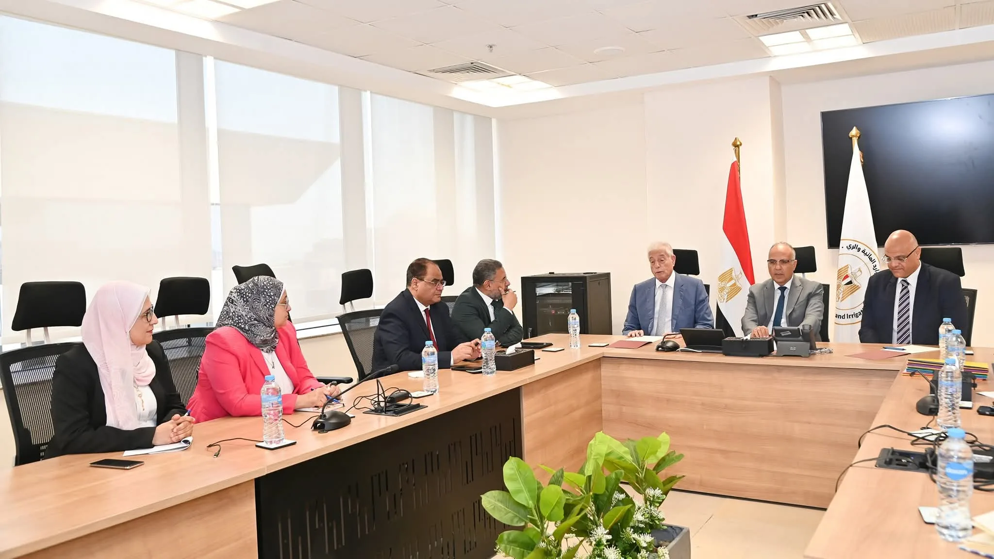 وزير الري يتحدث عن تحسين كورنيش القليوبية وحدائق القناطر واستثمار ممتلكات الوزارة لزيادة الموارد المالية. وزير الري يتحدث عن تحسين كورنيش القليوبية وحدائق القناطر واستثمار ممتلكات الوزارة لزيادة الموارد المالية.