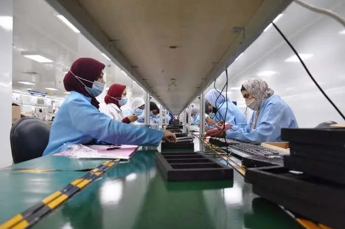 رئيس شركة إنفينكس: استثمرنا 50 مليون دولار ونخطط لإطلاق 20 منتجاً محلياً في السوق المصرية رئيس شركة إنفينكس: استثمرنا 50 مليون دولار ونخطط لإطلاق 20 منتجاً محلياً في السوق المصرية