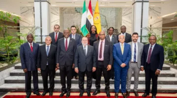 محافظ البنك المركزي المصري يلتقي نظيره النيجيري ويرافقه في جولة داخل دار طباعة النقد بالعاصمة الإدارية