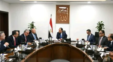 رئيس الوزراء: نحن جاهزون لتقديم “حوافز مبتكرة” لتطوير صناعة السيارات الكهربائية محلياً