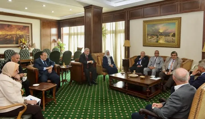 رئيس الهيئة العليا للإعلام يجتمع مع اللجنة الجديدة لمراقبة الأداء الإعلامي الرياضي رئيس الهيئة العليا للإعلام يجتمع مع اللجنة الجديدة لمراقبة الأداء الإعلامي الرياضي