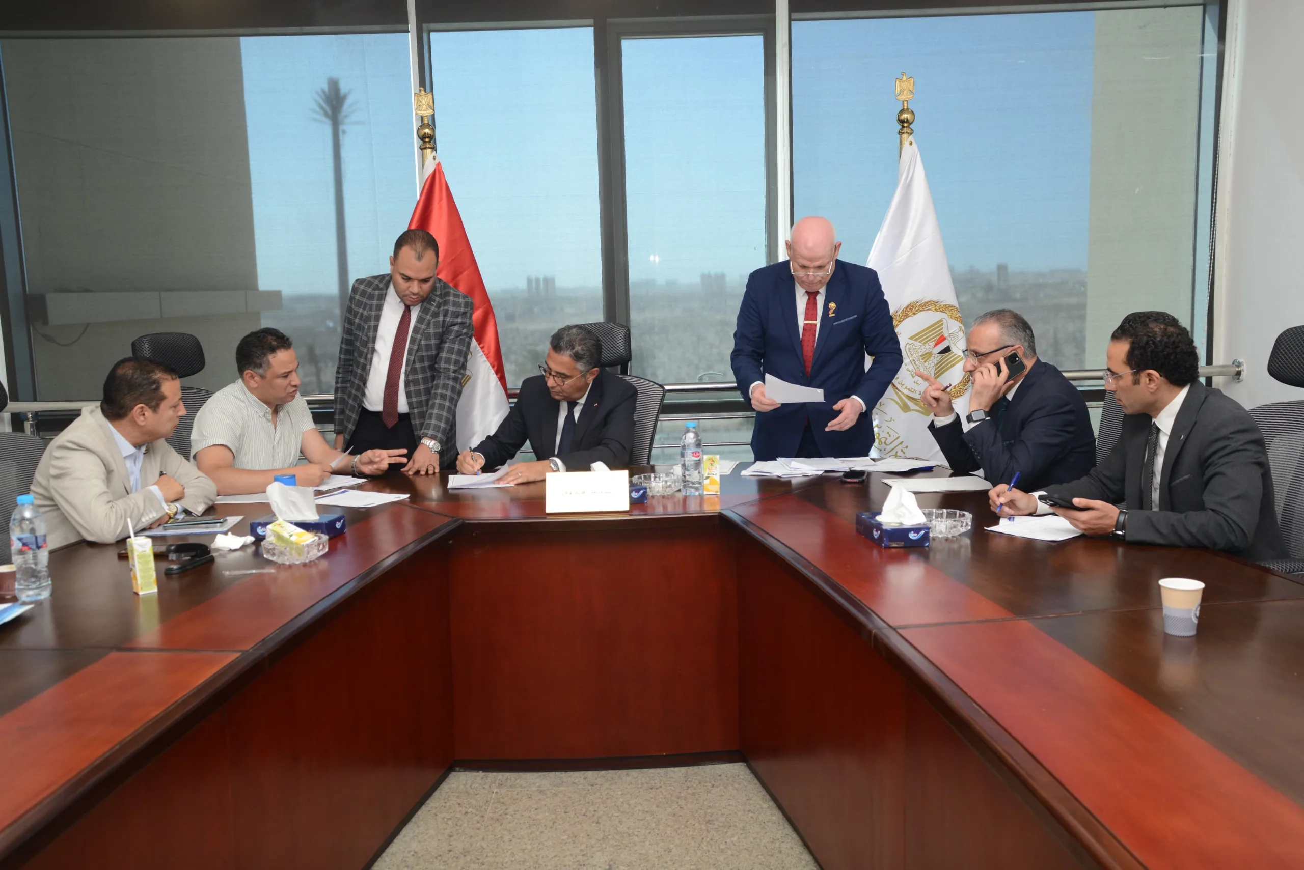 وزير التموين يجتمع مع مجموعة من أعضاء مجلسي النواب والشيوخ