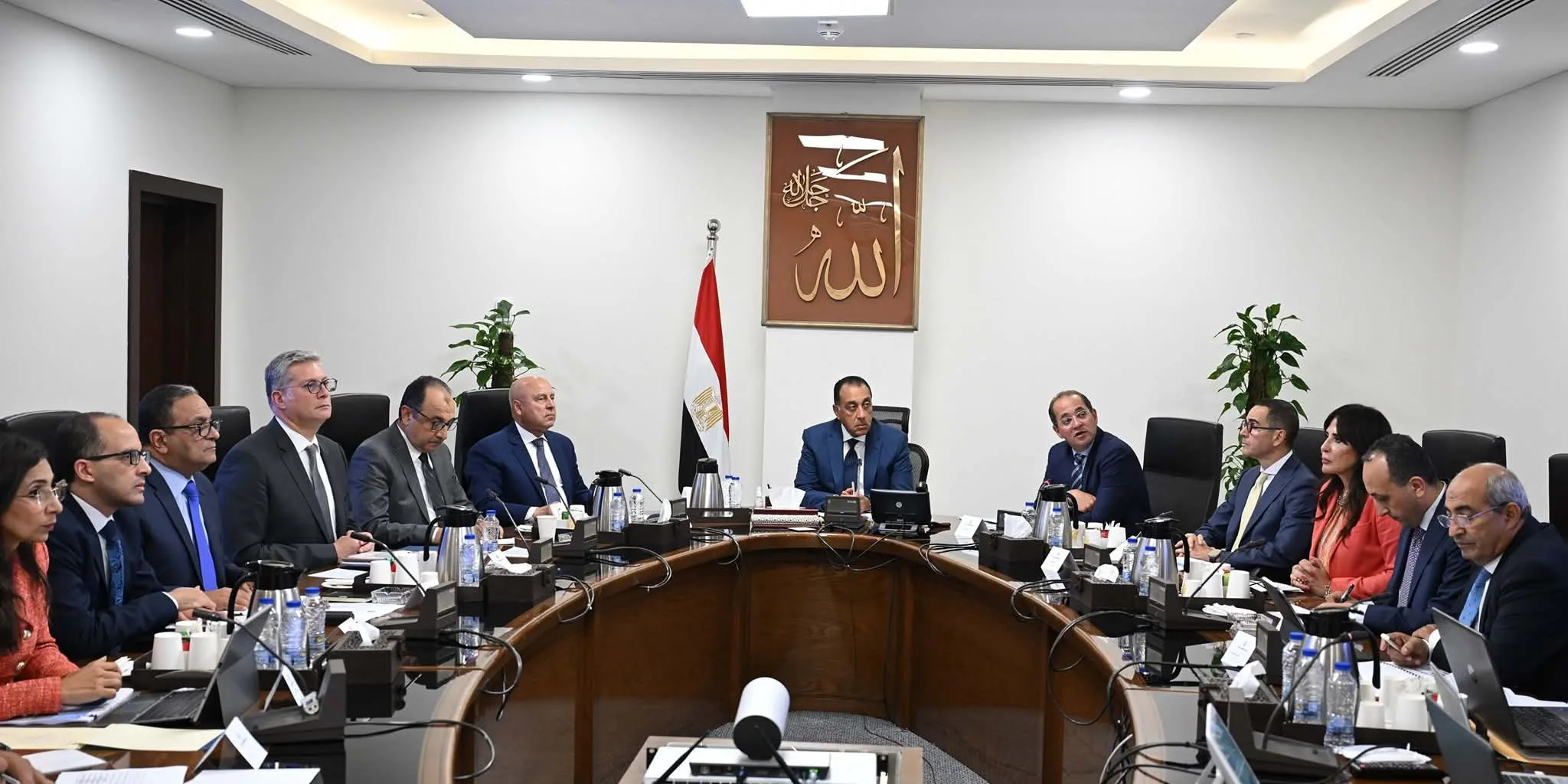 “مدبولي” يناقش فرص الاستثمار المتاحة مع عدد من دول الخليج