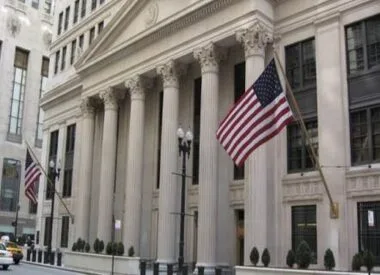 مسؤول في الاحتياطي الفيدرالي الأمريكي: يجب تقليل الفائدة في وقت لاحق من هذا الشهر.