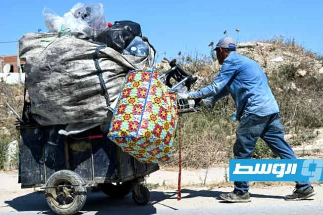 25 ألف “برباش” يعكسون سمات الاقتصاد والهجرة غير الشرعية في تونس 25 ألف “برباش” يعكسون سمات الاقتصاد والهجرة غير الشرعية في تونس