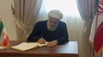 الشيخ علي الخطيب يقوم بزيارة سفارة الجمهورية الإسلامية الإيرانية في بيروت.