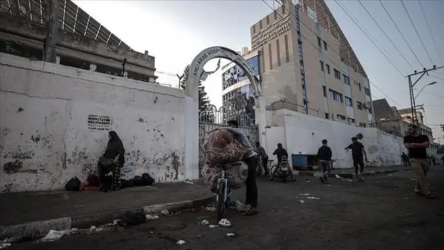 مدير مستشفى المعمداني: استهداف الاحتلال للكنيسة في دير اللاتين يزيد من تفاقم الأزمة الإنسانية. مدير مستشفى المعمداني: استهداف الاحتلال للكنيسة في دير اللاتين يزيد من تفاقم الأزمة الإنسانية.