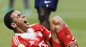موسيالا لاعب بايرن ميونخ يبرئ حارس مرمى باريس من ق accusation of intentional injury.