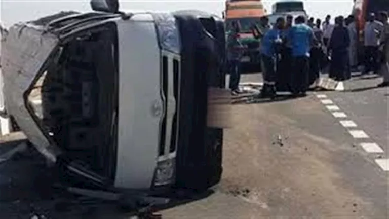 3 جثث لفتيات و12 مصاباً نتيجة انقلاب حافلة صغيرة على الطريق الصحراوي بالمنيا 3 جثث لفتيات و12 مصاباً نتيجة انقلاب حافلة صغيرة على الطريق الصحراوي بالمنيا