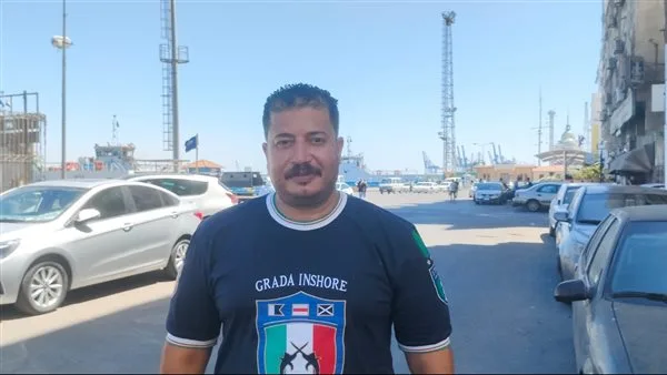 عمل إنساني يثير الإعجاب على السوشيال ميديا: شاب ينقذ مسنًا من الغرق في قناة السويس عمل إنساني يثير الإعجاب على السوشيال ميديا: شاب ينقذ مسنًا من الغرق في قناة السويس