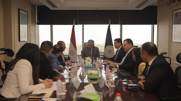 وزير السياحة يلتقي بشركة صينية رائدة في صناعة السفن السياحية وزير السياحة يلتقي بشركة صينية رائدة في صناعة السفن السياحية