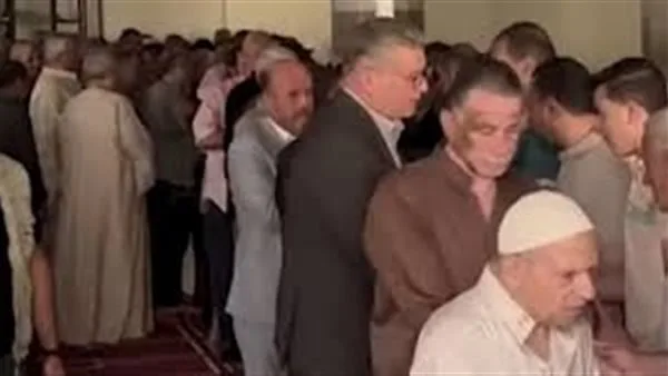 وزير البترول يعزي أسرة “عمر” ضحية حادث الحفار في البحر الأحمر وزير البترول يعزي أسرة “عمر” ضحية حادث الحفار في البحر الأحمر