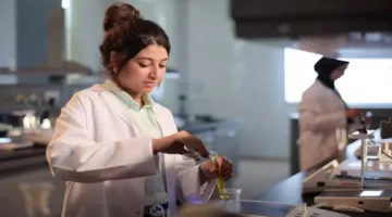 35 برنامج دراسي: اكتشف تكاليف جامعة الجلالة الأهلية لعام الــ
