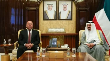 رئيس وزراء الكويت يستقبل وزير النقل المصري لمناقشة تعزيز العلاقات الثنائية بين البلدين