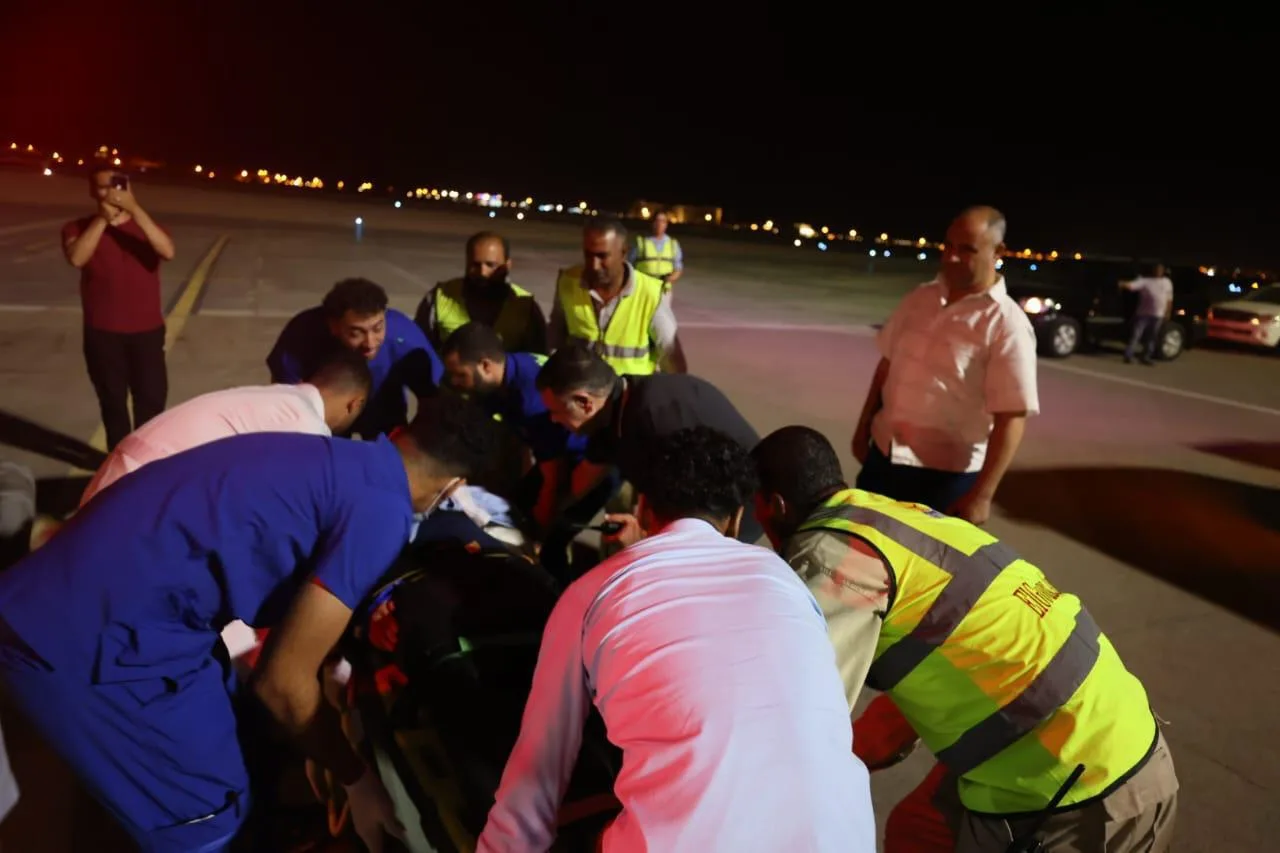 بالصور.. محافظ البحر الأحمر يتابع عملية إنقاذ ضحايا حفار “آدم مارين 12” خطوة بخطوة