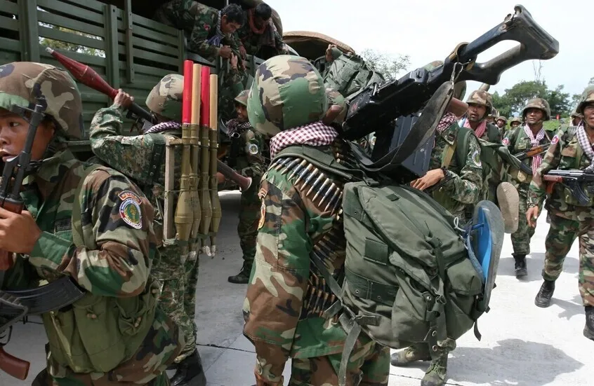 مواجهات حدودية بين تايلاند وكمبوديا تؤدي إلى مقتل 12 شخصاً مواجهات حدودية بين تايلاند وكمبوديا تؤدي إلى مقتل 12 شخصاً