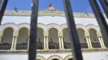 المحكمة التونسية تقضي بعقوبات سجن تمتد إلى 35 عاماً في “قضية التآمر ضد أمن الدولة”