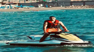 4 صور لمصطفى محمد في عطلة الصيف