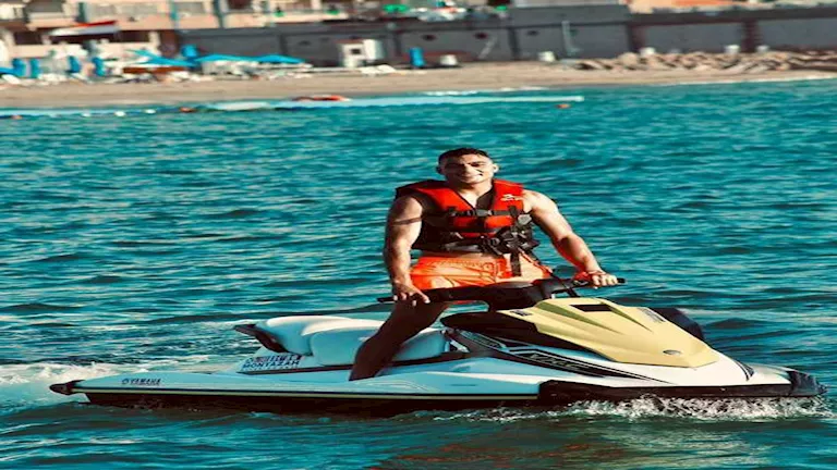 4 صور لمصطفى محمد في عطلة الصيف 4 صور لمصطفى محمد في عطلة الصيف