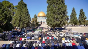 40 ألف شخص يؤدون صلاة الجمعة في المسجد الأقصى