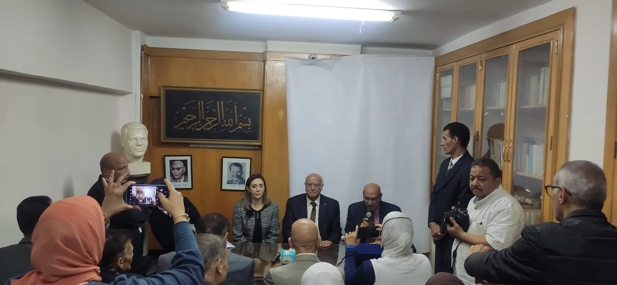 بدء المؤتمر العلمي الثاني لأدب الأطفال برعاية نادي القصة في القاهرة بدء المؤتمر العلمي الثاني لأدب الأطفال برعاية نادي القصة في القاهرة