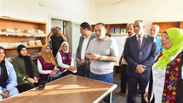 محافظ أسيوط يزور مركز شباب نجع سبع لمتابعة الفعاليات الشبابية