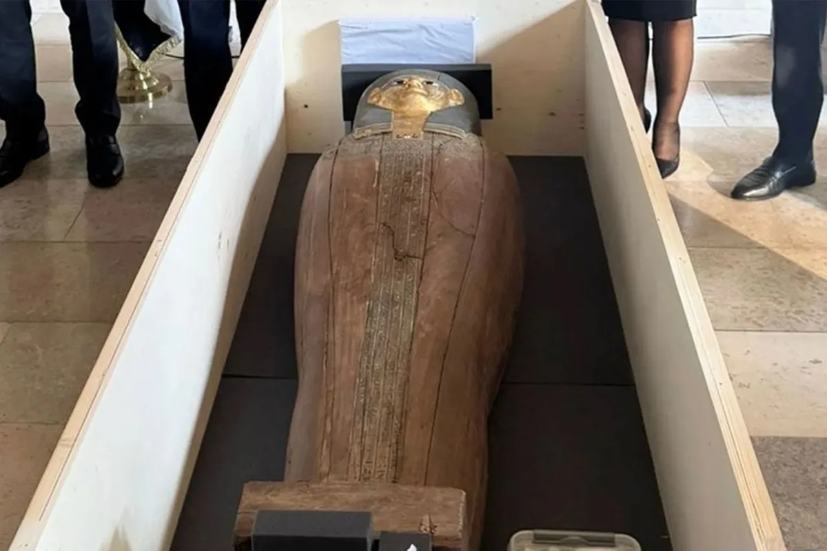 بعد مرور عقد من الزمن على احتجازه.. بلجيكا تعيد تابوتاً تاريخياً إلى مصر بعد مرور عقد من الزمن على احتجازه.. بلجيكا تعيد تابوتاً تاريخياً إلى مصر