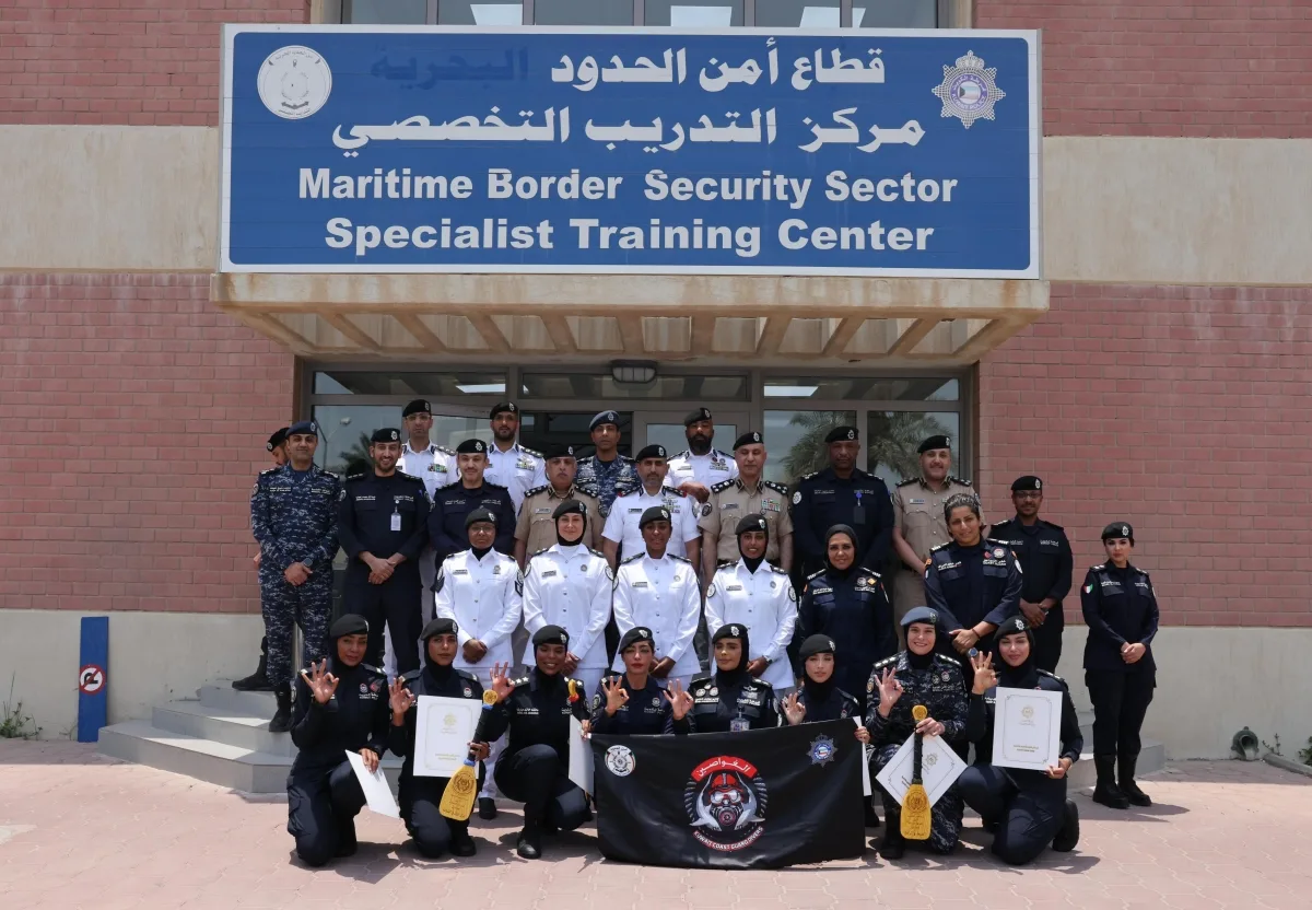 «خفر السواحل» ينهي الدورة الأولى التأسيسية لتدريب الشرطة النسائية على الغوص