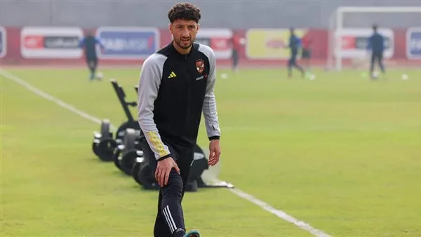 الأهلي يسعى للتعاقد مع مهاجم آخر بعد عدم تمكنه من ضم الحملاوي وعودة أسامة فيصل إلى الواجهة. الأهلي يسعى للتعاقد مع مهاجم آخر بعد عدم تمكنه من ضم الحملاوي وعودة أسامة فيصل إلى الواجهة.
