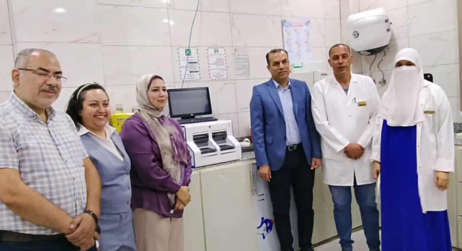 تكنولوجيا المختبرات تبدأ عملها في مستشفى أبوحمص.. وصحة البحيرة تطلق وحدات الهرمونات والأورام بأحدث التجهيزات العالمية. تكنولوجيا المختبرات تبدأ عملها في مستشفى أبوحمص.. وصحة البحيرة تطلق وحدات الهرمونات والأورام بأحدث التجهيزات العالمية.