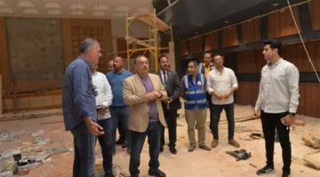 محافظ أسيوط يباشر متابعة تطوير قاعة المؤتمرات الرئيسية في مبنى المحافظة
