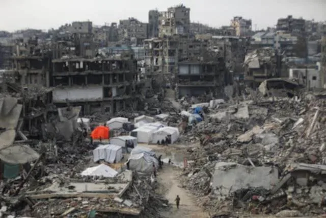 تقرير: إسرائيل تعتزم إنشاء مركز لإيواء 600 ألف فلسطيني في غزة